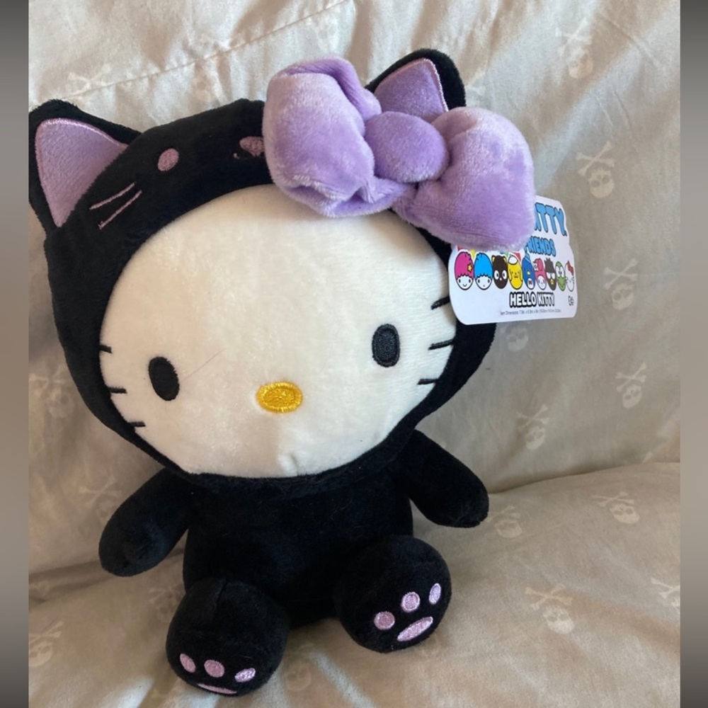 Hello kitty Halloween plushie